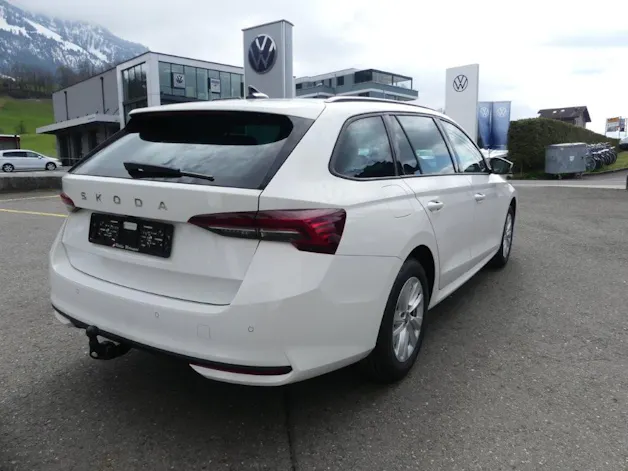 Škoda Octavia Combi 1.5 TSI mHEV DSG Dynamic