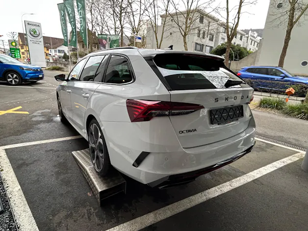 Škoda Octavia Combi 2.0 TSI DSG RS
