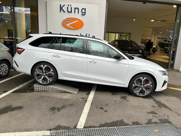 Škoda Octavia Combi 2.0 TSI DSG RS