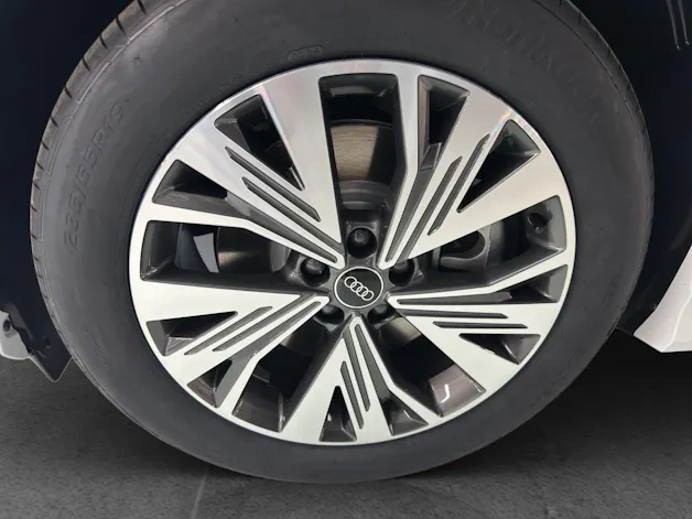 Audi Q4 e-tron 45 Edition Swiss Ski quattro