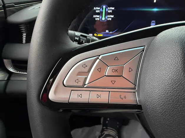FORTHING 9 1.5T PHEV 7 Sitze Full Option Plugin