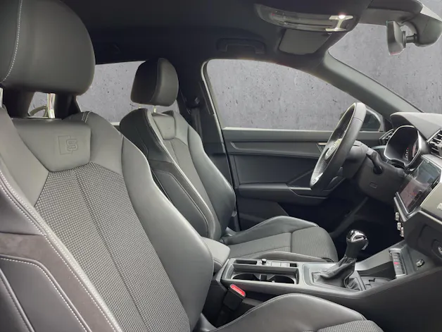 Audi Q3 35 TFSI S line S-tronic