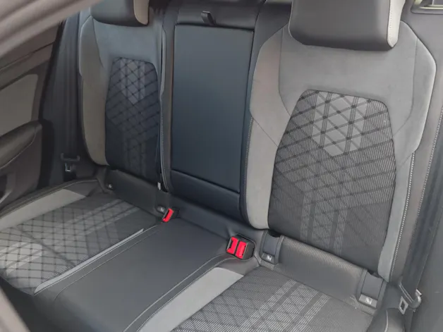 VW Golf 1.5 eTSI mHEV ACT R-Line DSG