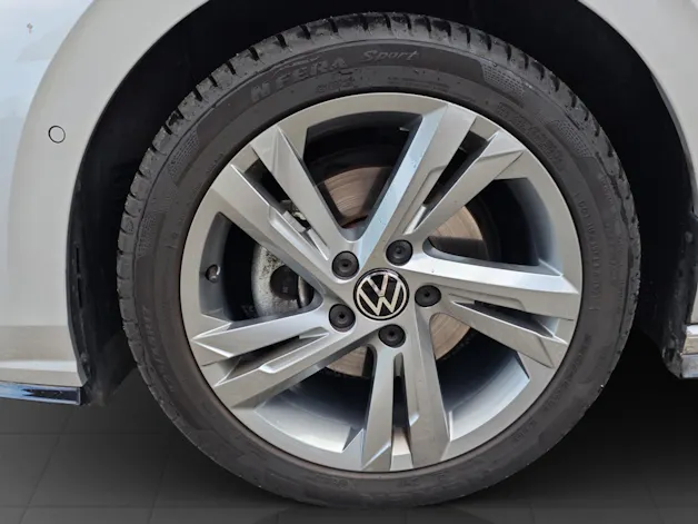 VW Golf 1.5 eTSI mHEV ACT R-Line DSG