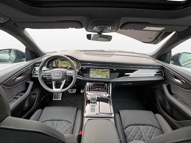 Audi Q8 SUV TFSI e quattro 290 kW Attraction tiptronic