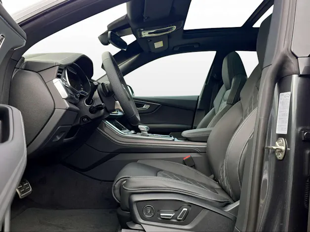 Audi Q8 SUV TFSI e quattro 290 kW Attraction tiptronic