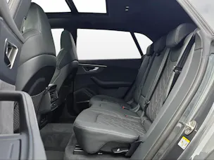 Audi Q8 SUV TFSI e quattro 290 kW Attraction tiptronic