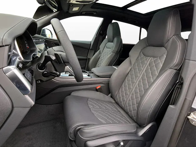 Audi Q8 SUV TFSI e quattro 290 kW Attraction tiptronic