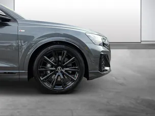 Audi Q8 SUV TFSI e quattro 290 kW Attraction tiptronic