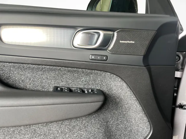 Volvo XC40 2.0 B3 MH Plus Dark