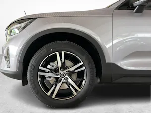 Volvo XC40 2.0 B3 MH Plus Dark