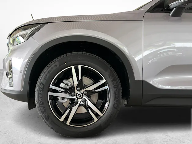 Volvo XC40 2.0 B3 MH Plus Dark