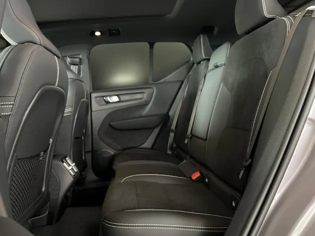 Volvo XC40 2.0 B3 MH Plus Dark
