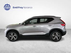 image du véhicule VOLVO XC40 2.0 B3 MH Plus Dark