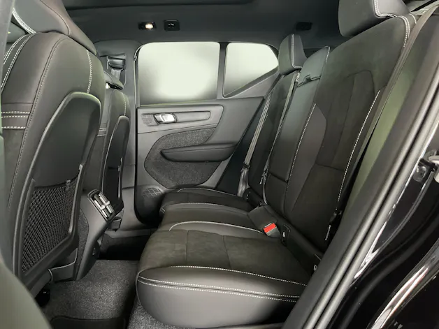 Volvo XC40 2.0 B3 MH Plus Dark