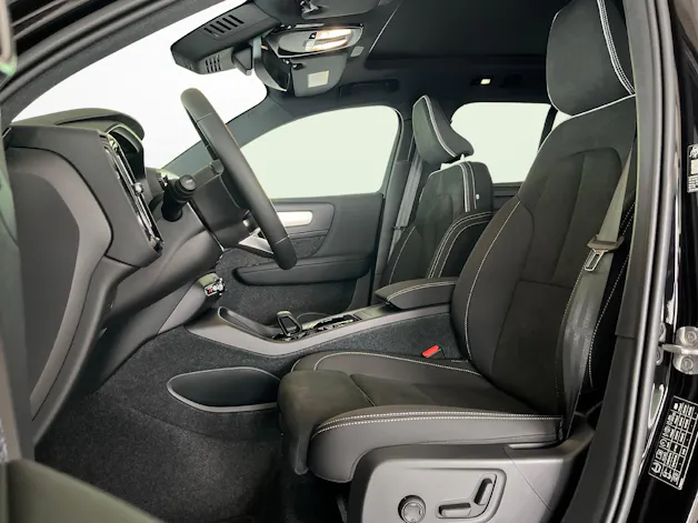 Volvo XC40 2.0 B3 MH Plus Dark