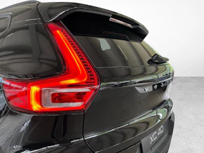 image du véhicule VOLVO XC40 2.0 B3 MH Plus Dark