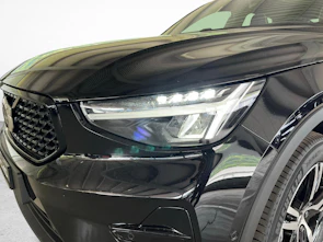 image du véhicule VOLVO XC40 2.0 B3 MH Plus Dark