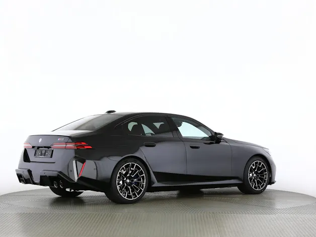 BMW M5 xDrive
