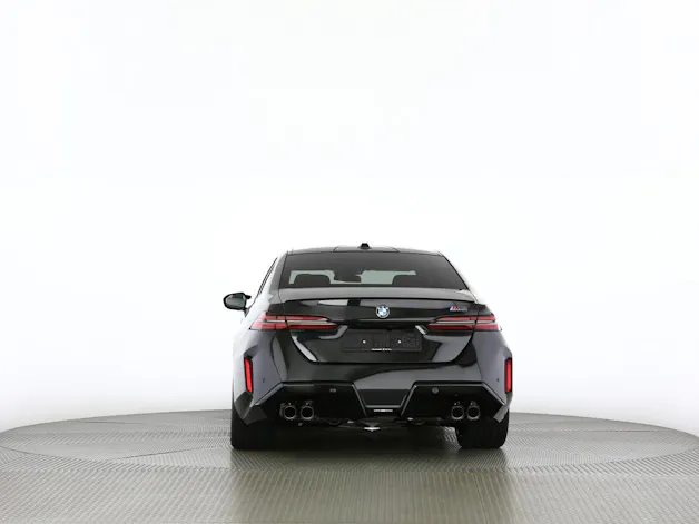 BMW M5 xDrive