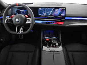 BMW M5 xDrive
