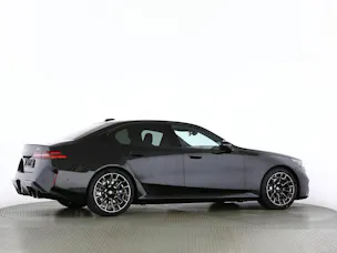 BMW M5 xDrive