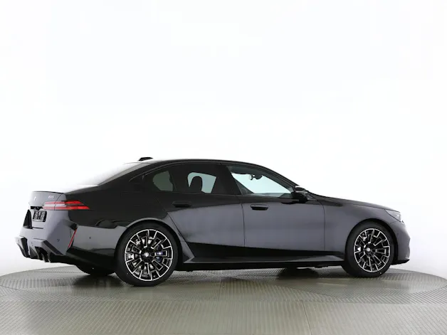 BMW M5 xDrive