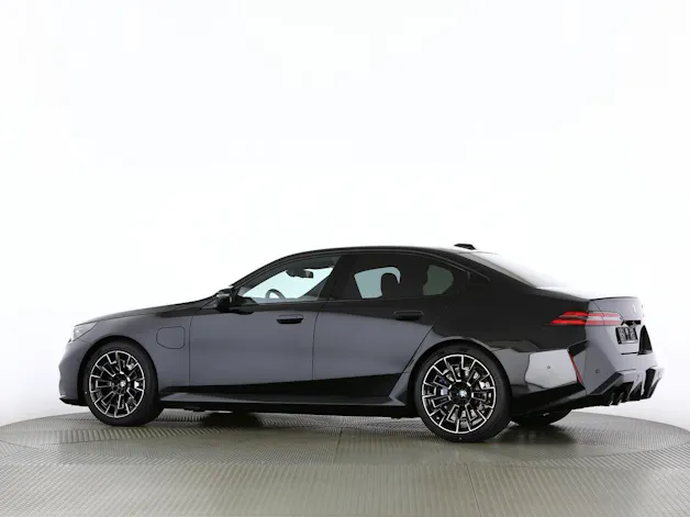 BMW M5 xDrive