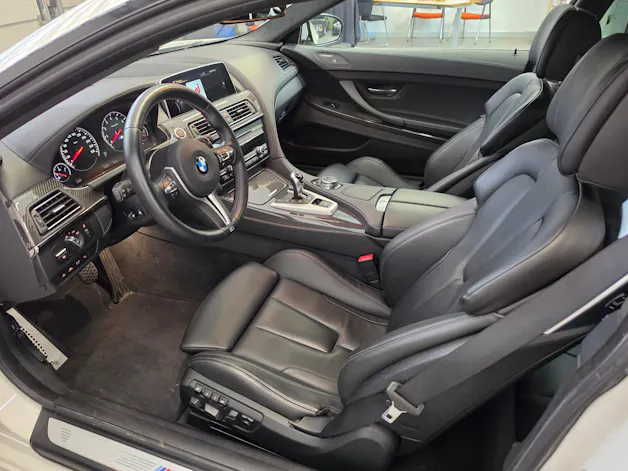 BMW M6 Coupé Drivelogic aus 1.Hand mit nur 19'900 Km