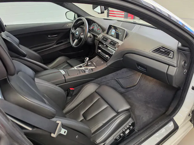 BMW M6 Coupé Drivelogic aus 1.Hand mit nur 19'900 Km