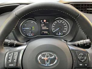 Toyota Yaris 1.5 VVT-i HSD Trend