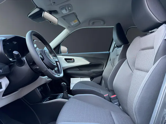 Suzuki Swift 1.2 Sakura Top Hybrid 4x4