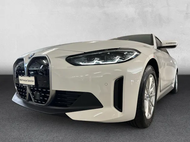 BMW i4 eDrive35