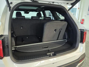 https://vehicle.imgix.net/4262441/4c33b7d2-f928-4e98-9f6e-5f30f8484374.jpg