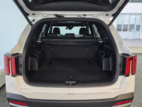https://vehicle.imgix.net/4262441/e00daa4b-476d-468e-9ba7-9aebe6f74e74.jpg