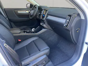 Volvo XC40 2.0 B4 MH Ultra Dark .