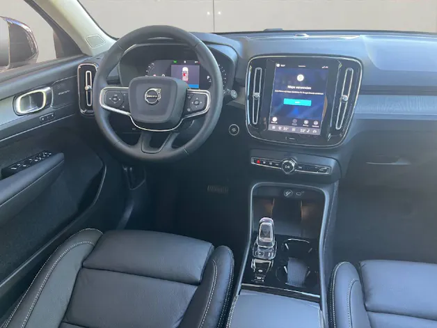 Volvo XC40 2.0 B4 MH Ultra Dark .