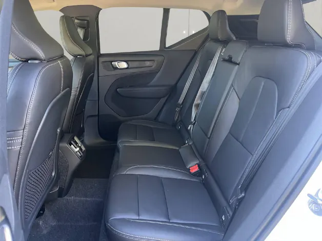 Volvo XC40 2.0 B4 MH Ultra Dark .