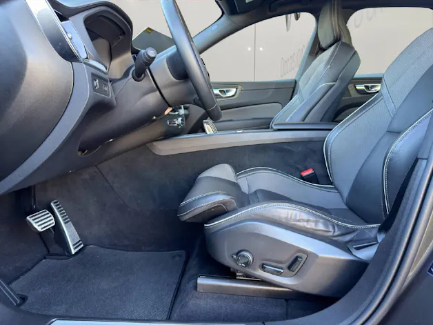 Volvo XC60 2.0 B5 MH R-Design AWD