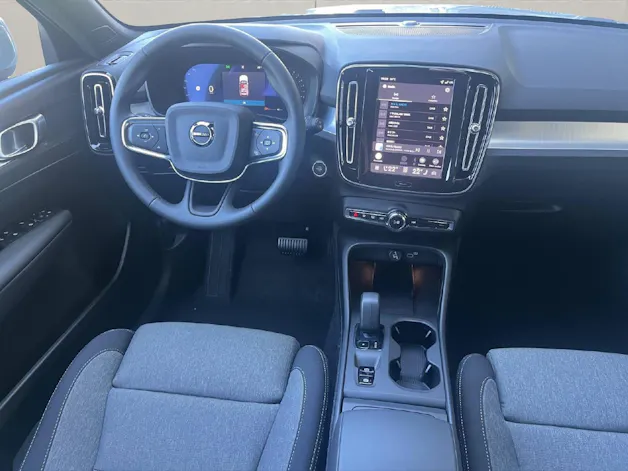 Volvo XC40 2.0 B3 MH Core .