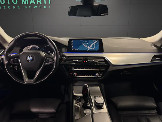 BMW 520d xDrive Touring Sport Line