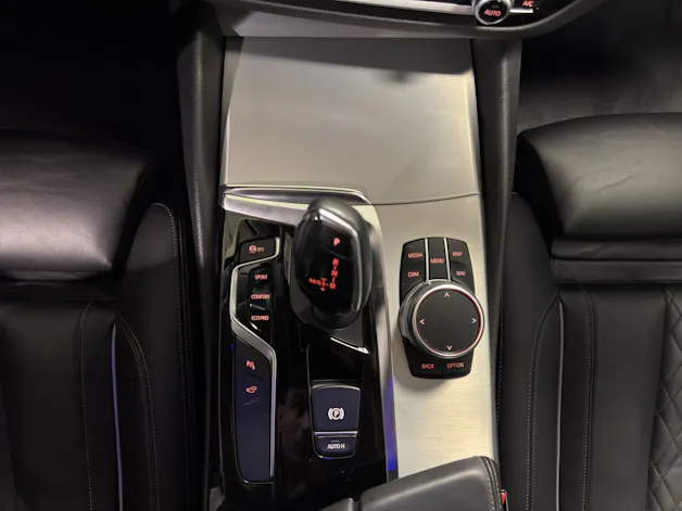 BMW 520d xDrive Touring Sport Line