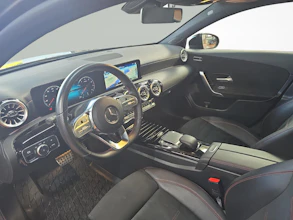 https://vehicle.imgix.net/4262568/24825213-1e6c-4c85-b097-d5ff640e62a1.jpg