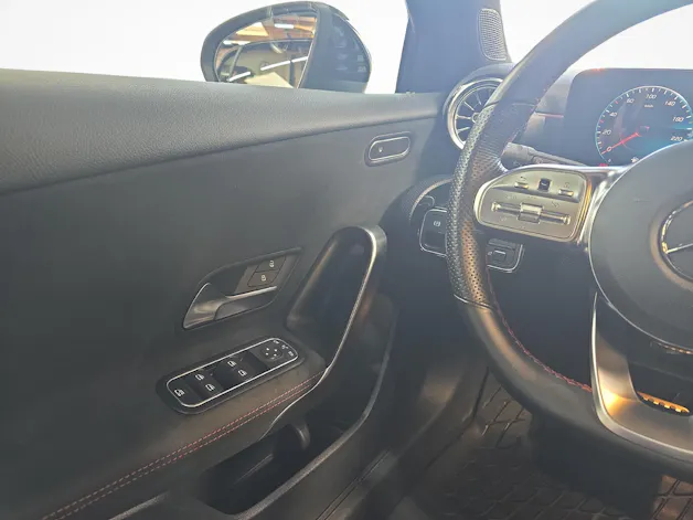 Mercedes-Benz A 250 4MATIC AMG Line