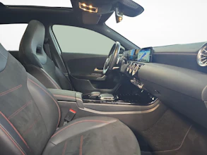 https://vehicle.imgix.net/4262568/fa44745c-668f-4e39-8b98-5cff29e4b7ef.jpg