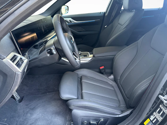 Fahrzeugbild BMW i4