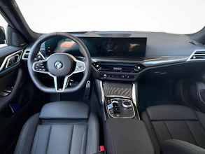 https://vehicle.imgix.net/4262686/c73eabf7-854a-456c-8dcc-34e85ed59cfc.jpg