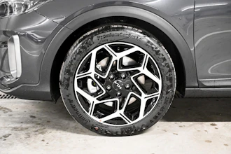 https://vehicle.imgix.net/4262692/c26269a7-3409-4d6e-93d7-91b2d775851e.jpg