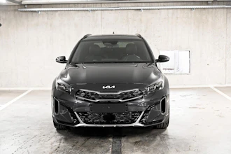 https://vehicle.imgix.net/4262692/cd8bf730-fadb-46fb-a2bf-3c51654cf057.jpg