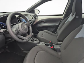 https://vehicle.imgix.net/4262892/798073da-940e-480d-a7e1-21260f6521d4.jpg